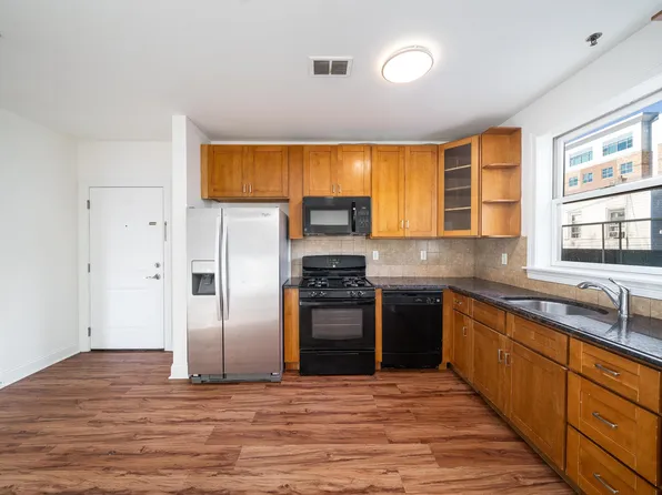 528 47th St #2C, Union City, NJ 07087