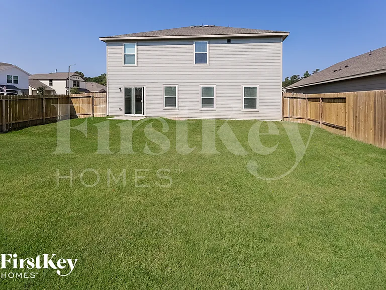 2104 Cedar Bend Dr — Photo 18