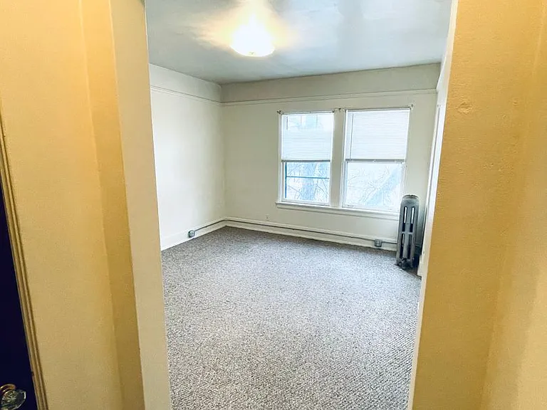 Blackstone Apartments — Photo 10