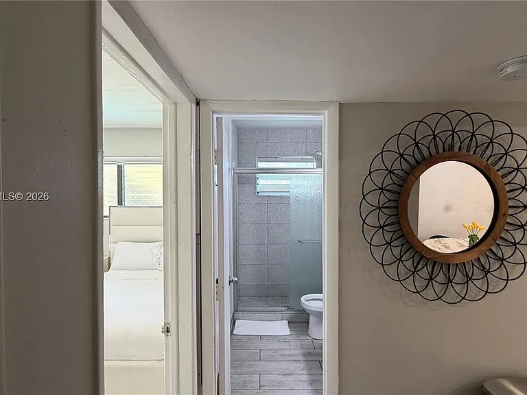 10000 E Bay Harbor Dr #14 — Photo 9