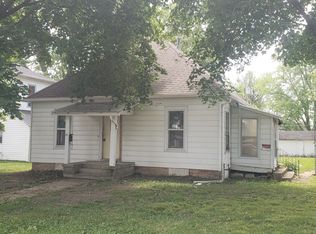 12 W Oak St, Piper City, IL 60959