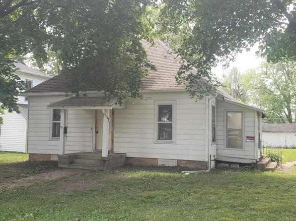 12 W Oak St, Piper City, IL 60959