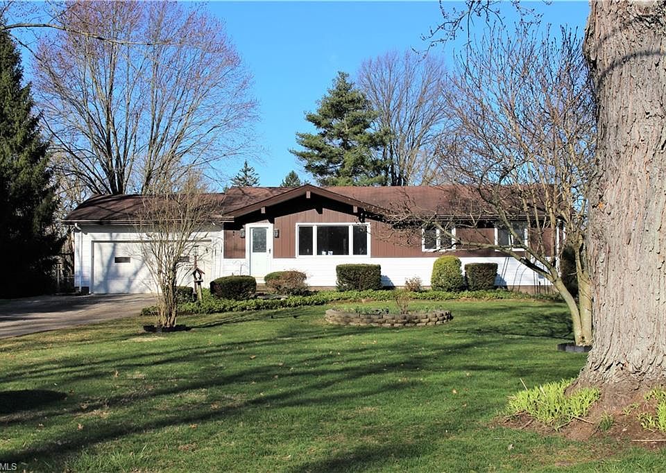 1st image of 16058 Churchill Dr
