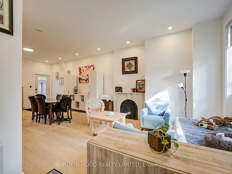 124 Robert St — Photo 3