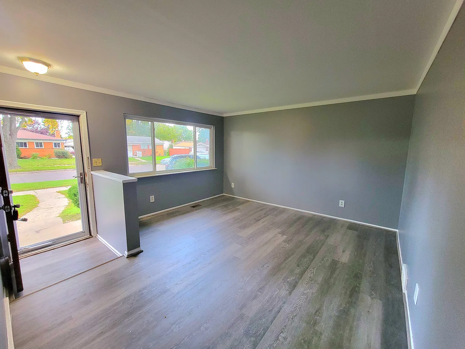 3 bed, 1.5 bath, 1124 sqft, $1,600 — Photo 2