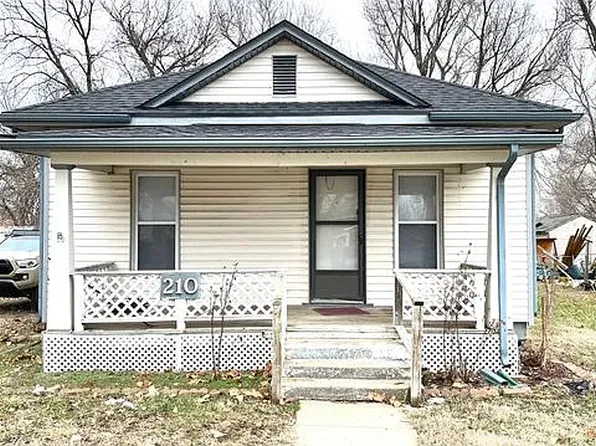 210 12th St, Ogden, KS 66517