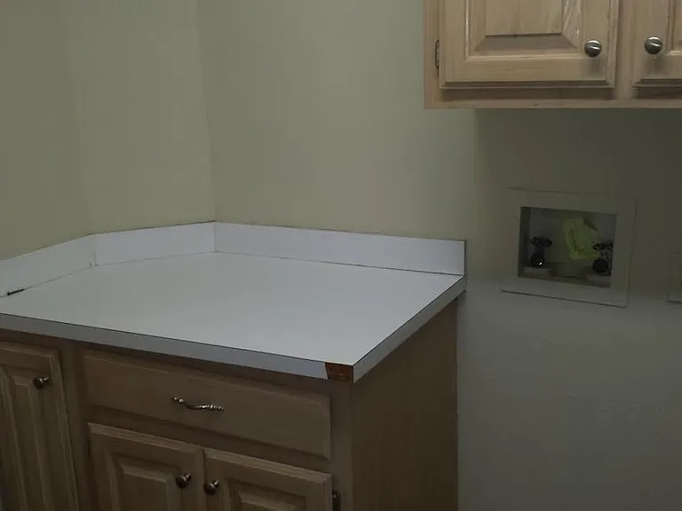 320 Albany Dr — Photo 12