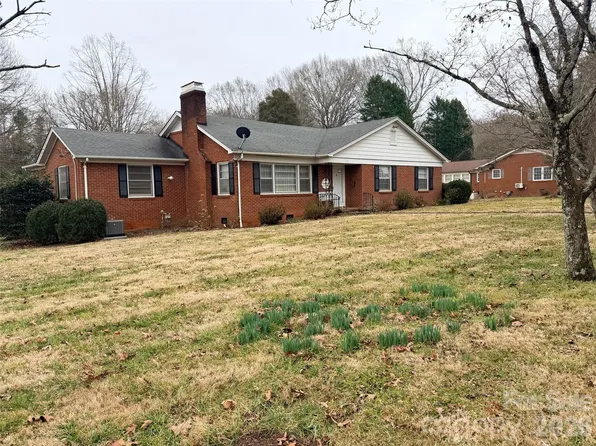 712 2nd Ave NW, Conover, NC 28613