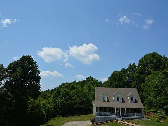 4th image of 208 Kings Grant Dr