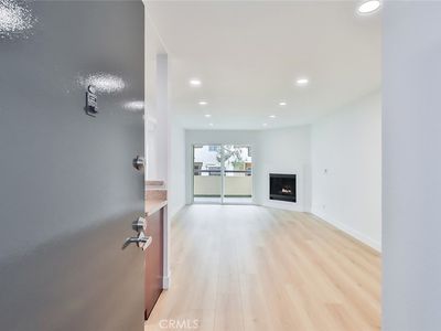 5540 Owensmouth Ave APT 122, Woodland Hills, CA, 91367