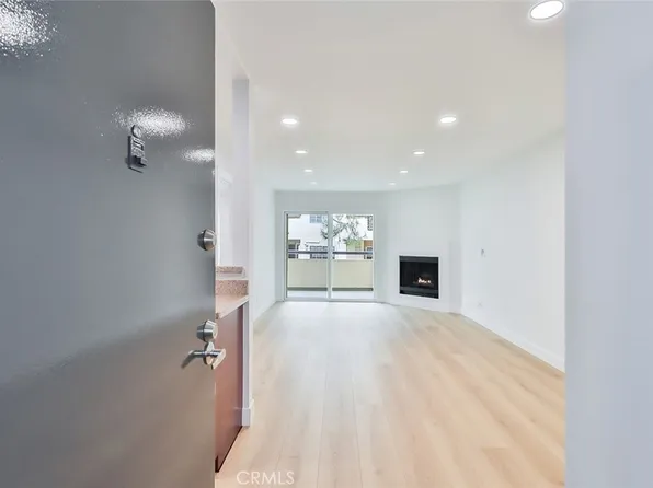 5540 Owensmouth Ave APT 122, Woodland Hills, CA 91367