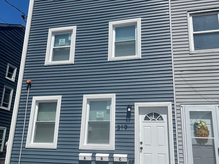 319 Mercer St #B — Photo 2