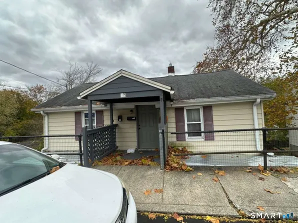 90 Aetna St, Naugatuck, CT 06770