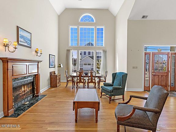 5th image of 923 Barnegat Lane
