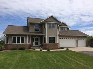 S4128 Whispering Pines Dr, Baraboo, WI 53913