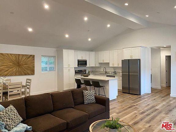 4th image of 4522 Stern Ave #4522