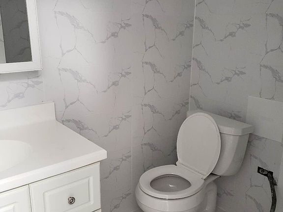 5th image of 15066 77th Ave Floor 1