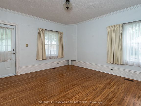 3rd image of 62 North St
