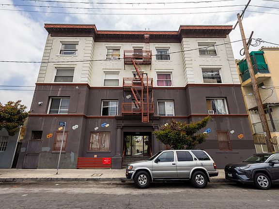 4th image of 734 S Valencia St #407