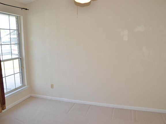 4th image of 11581 Twin Oaks Dr