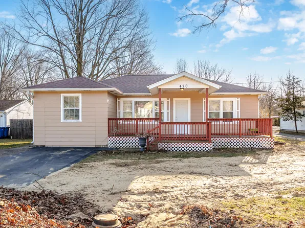 420 Kinney Rd, Decatur, MI 49045