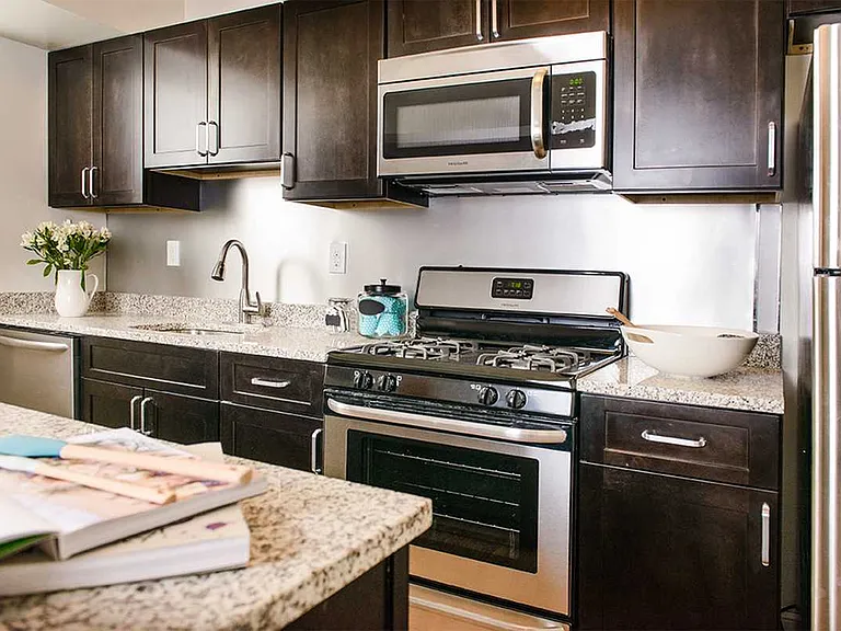Alden Park Luxury Apartments — Photo 13