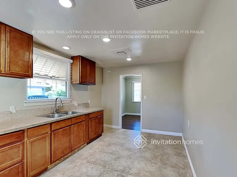 12000 Lorne St — Photo 9