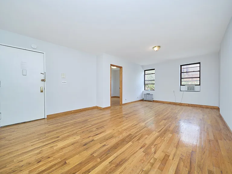 460 9th Ave #3 — Photo 3