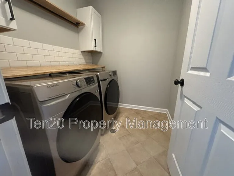 9708 Yellow Pine Rd — Photo 15