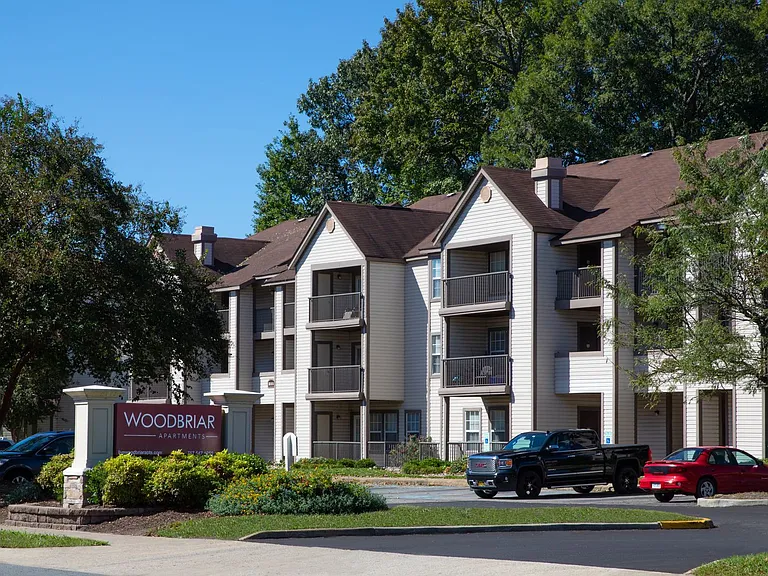 Woodbriar Apartment Homes — Photo 10