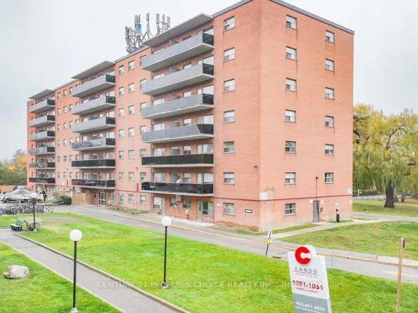 1061 Seneca Ave #210, Mississauga, ON L5G 3X7