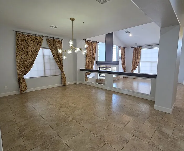 8231 W Electra Ln — Photo 3