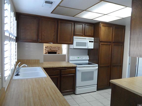 2nd image of 2898 Sunshine Cir