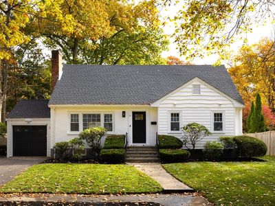 14 Rolling Ln, Newton, MA, 02467