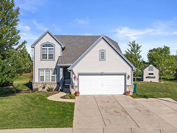 2nd image of 907 N Patricia Ct