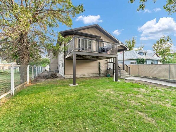 943 Ross St SE #1 & 2, Medicine Hat, AB T1A 0X9