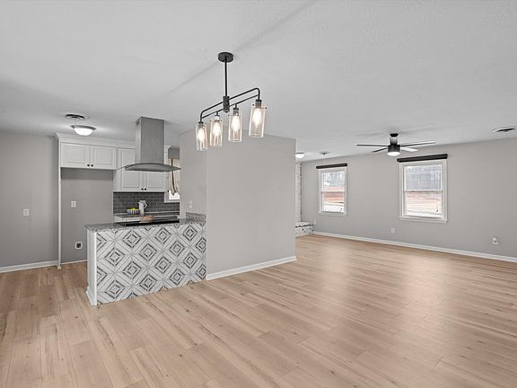 5th image of 432 Old Evans Road