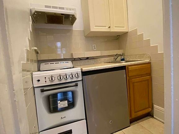 5th image of 332 W 89th St APT 3A