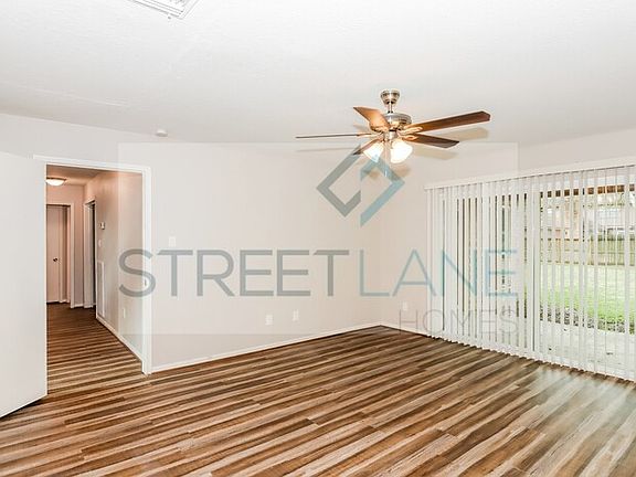 3rd image of 1203 Manor Ct