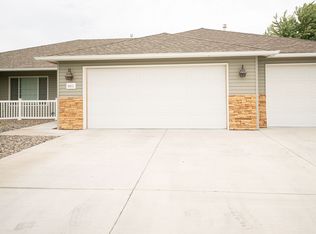 5011 Catalonia Dr, Pasco, WA 99301