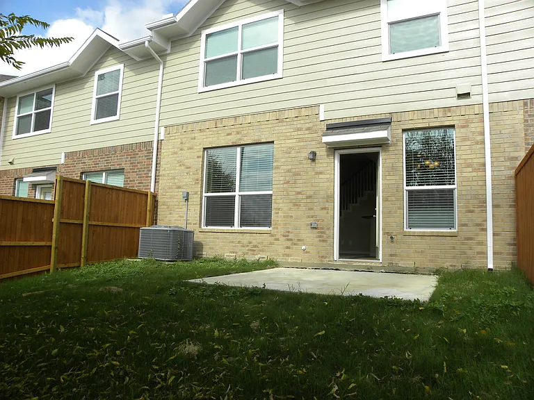 4664 Perthshire Ct — Photo 24