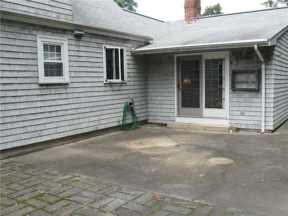 3rd image of 26 Woodland Dr
