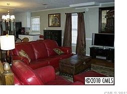 2nd image of 811 Jamestown Dr #2