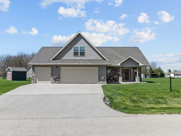 W4882 Mustang Dr, Sherwood, WI 54169