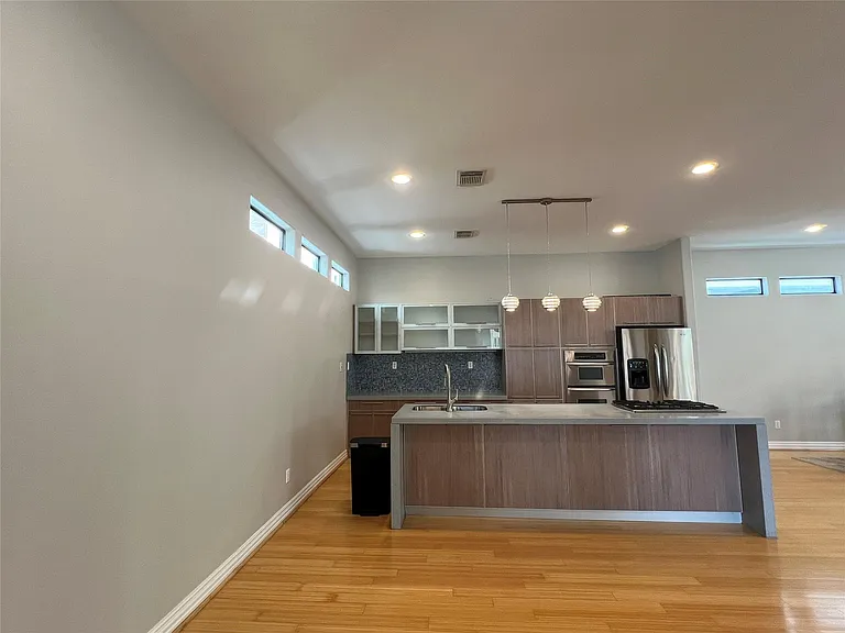 2314 Camden Dr — Photo 13
