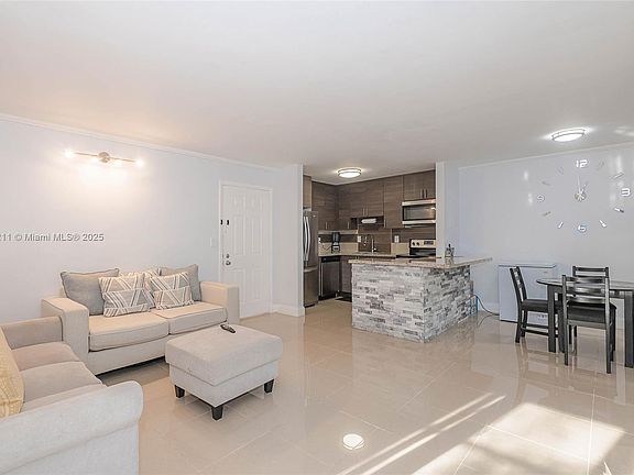 3rd image of 829 NE 199th St APT 102