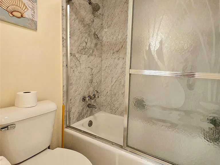 1161 Hillsboro Mile #506 — Photo 48