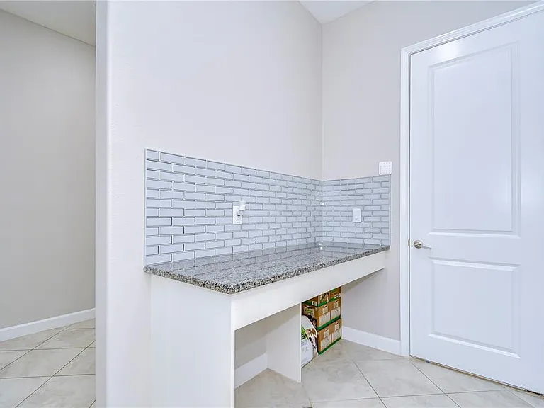 31470 Fairhill Dr — Photo 43