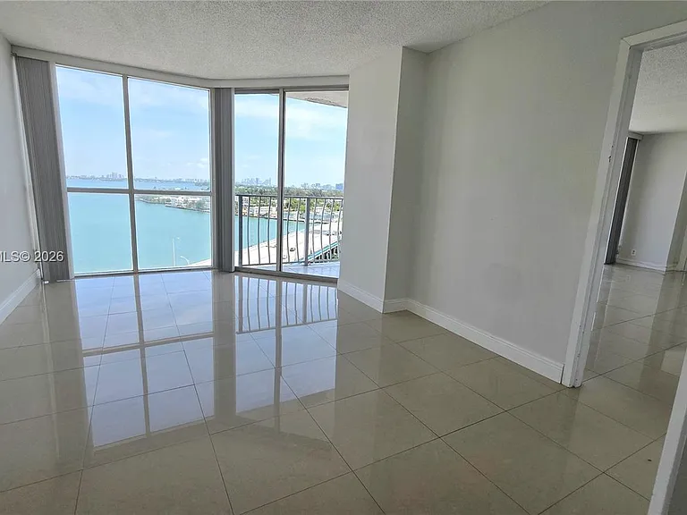 7601 E Treasure Dr #1516 — Photo 9