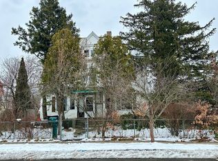 158 Pleasant St, Holyoke, MA 01040